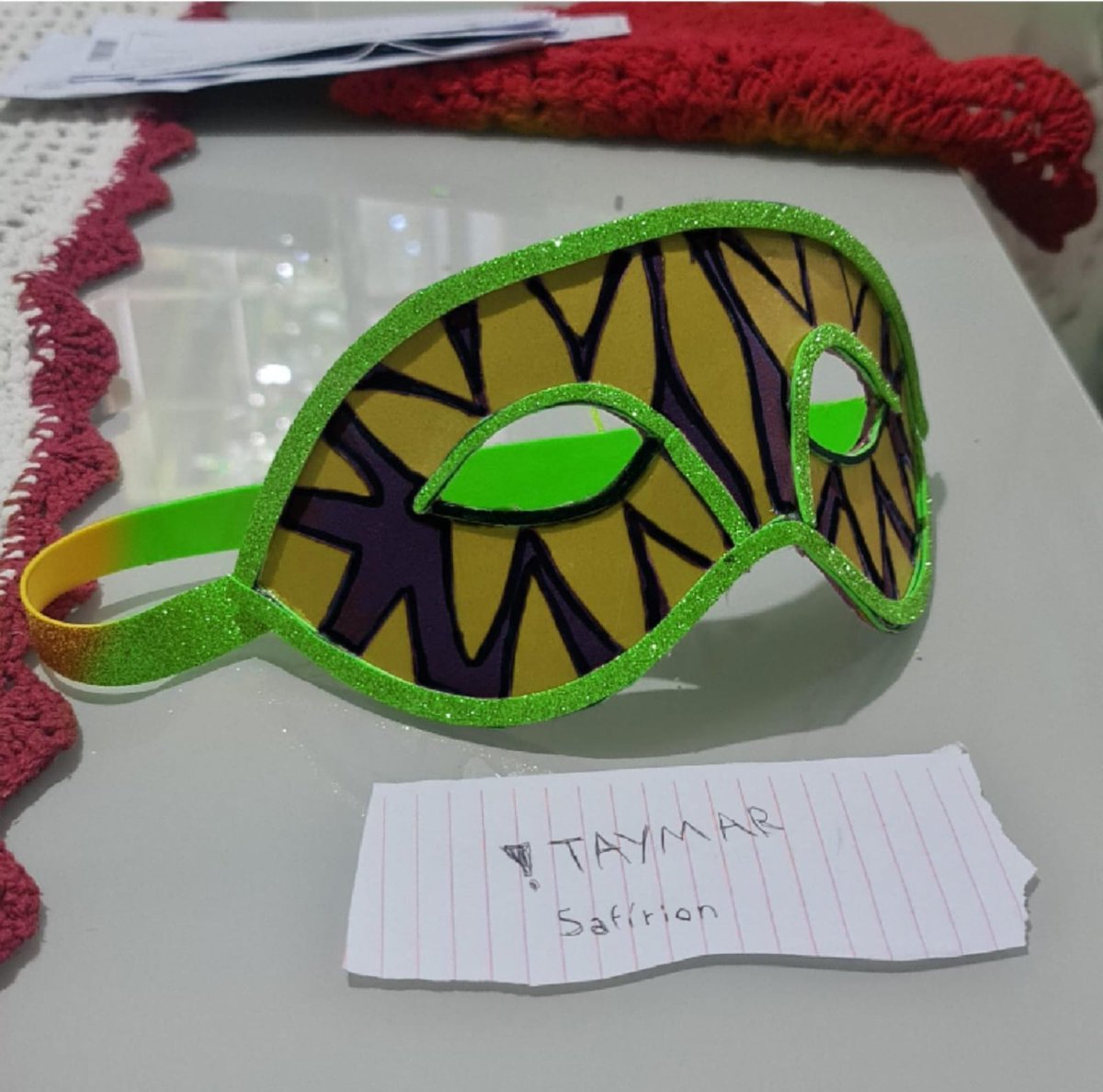 Minha participação na competição de  MÁSCARAS &amp; MALÍCIAS, demorou umas 3h com os dedos tudo colado kkk nem na escola eu fiz isso 🤣🤣