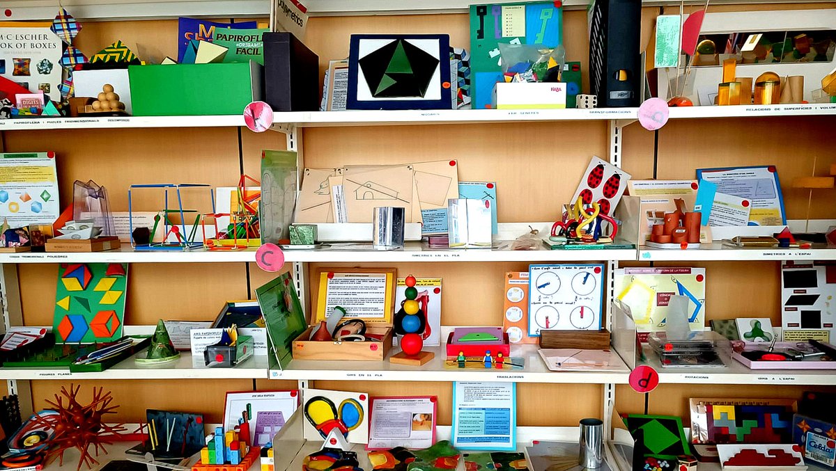 AngelAlsinaP's tweet photo. Nou vídeo: presentació del Gabinet de Materials i de Recerca per la matemàtica a l'escola (GAMAR): principis sobre l'ús dels materials a l'aula de matemàtiques.
https://t.co/C5yAbGLABN https://t.co/eEXkKOZ6nR