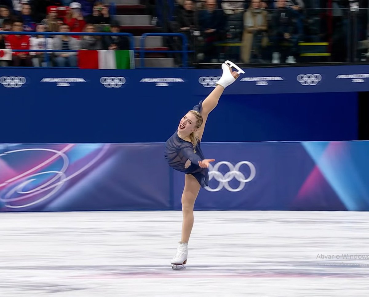 emily blunt's manager tweet media