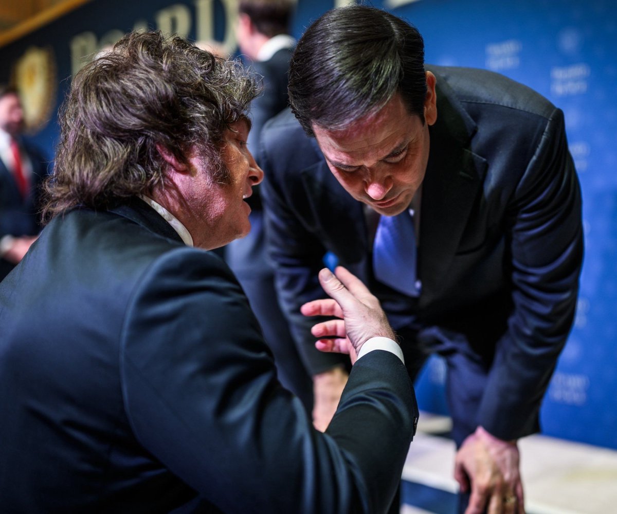 🚨 BIG moment out of the White House.

Secretary of State Marco Rubio just met with Argentina’s President Javier Milei at the Board of Peace.

Let that sink in.

Two leaders who actually believe in sovereignty.
Two leaders who are done apologizing for loving their countries.