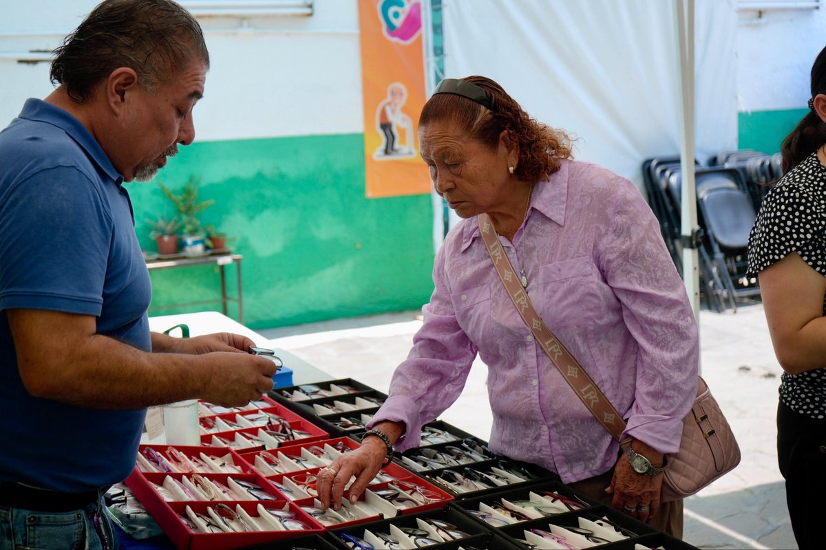 DIF Municipal de Villa de Pozos acerca salud visual a la ciudadanía eosnoticiasslp.mx/2026/02/19/dif…