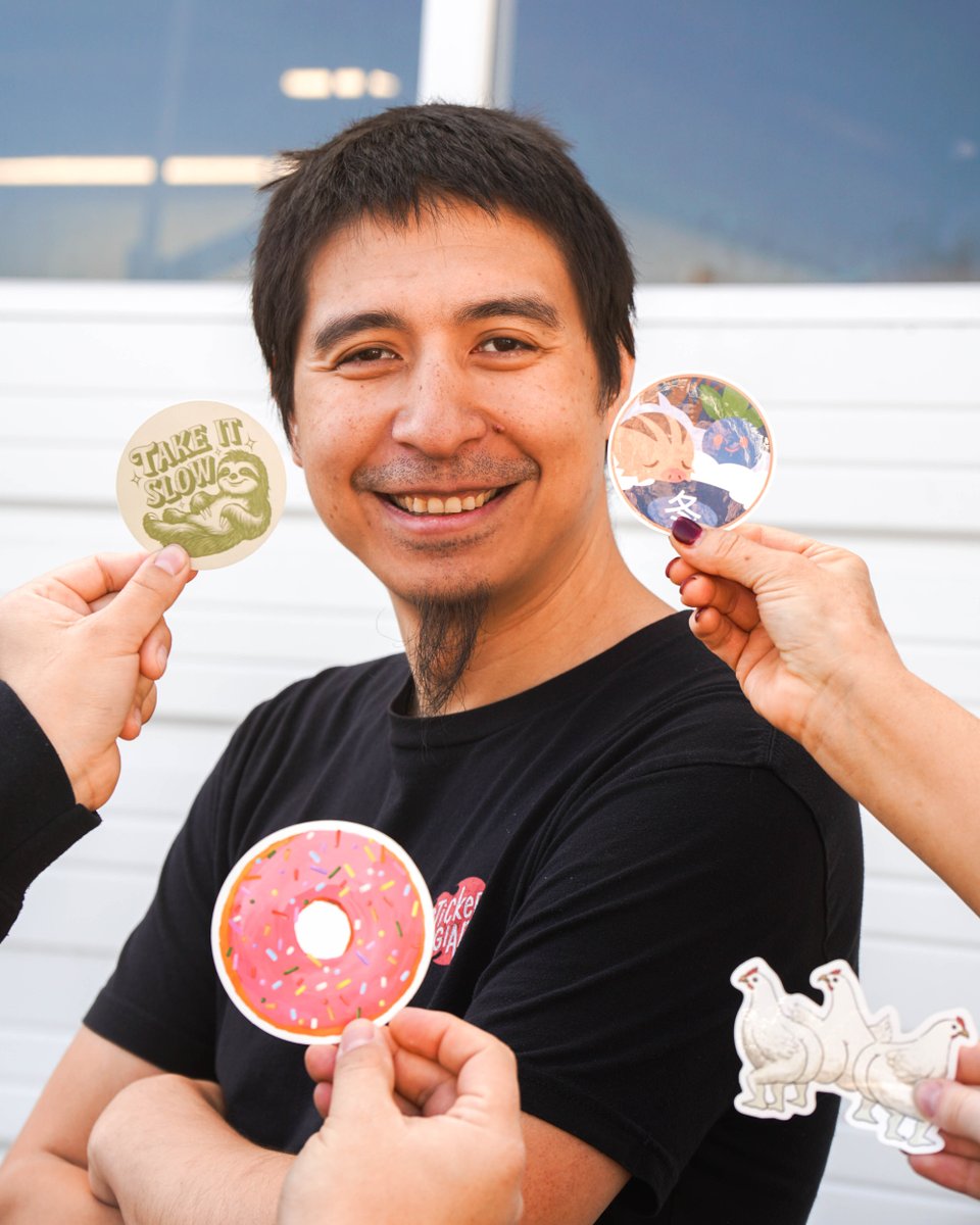 StickerGiant tweet media