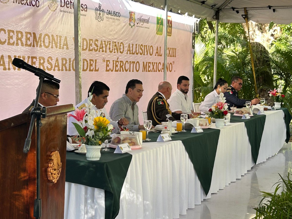 jafricoeditor's tweet photo. La 41 Zona Militar con sede en Puerto Vallarta realizó la ceremonia conmemorativa por el Día del Ejército Mexicano
https://t.co/nBqMaevhC9 https://t.co/y76TKvCGys