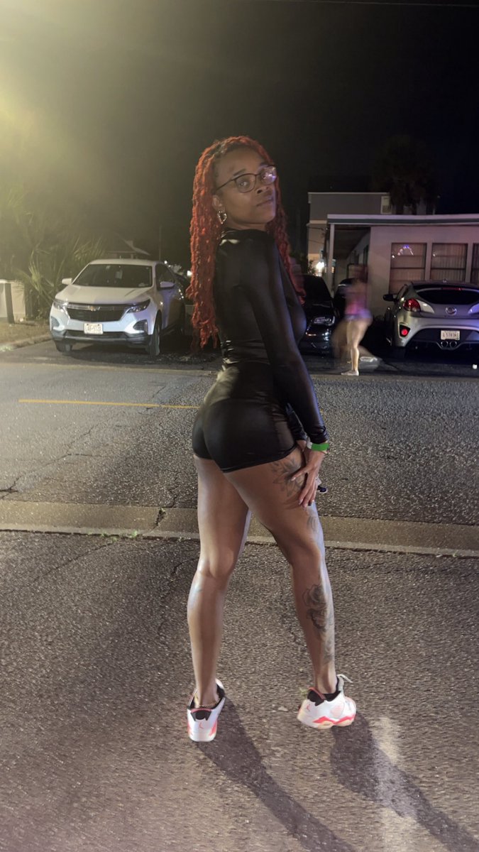 AgeaLuv's tweet photo. @BaddiesCarolina Taking friend applications Columbia sc 😎🙃💜 https://t.co/8BoguXOUfI