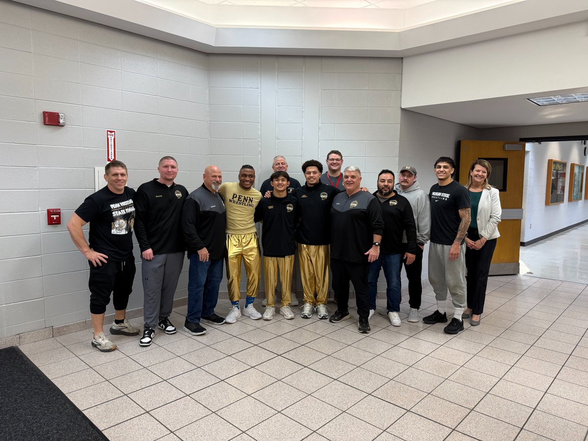 The_Pennant's tweet photo. Penn Kingsmen State Finalist wrestlers Vinny Freeman &amp; Angelo Vargo received a royal send-off from PHM Supt. Dr. Heather Short, Penn AD Jeff Hart, families, students &amp; the coaching staff !!!!

Good Luck Vinny &amp; Angelo !!!! Win State !!!!

🥇🥇 https://t.co/rt8qHhOcTm