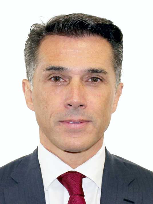 ¿A ustedes les venden casas de 1,100 metros cuadrados en 0 pesos?, es decir gratis. 

Pues a Sergio Mayer sí de acuerdo a su declaración patrimonial que publicamos hoy en <a href="/emeequis/">Emeequis</a> compró una casa y 2 terrenos a 0 pesos.

Un genio para los negocios.