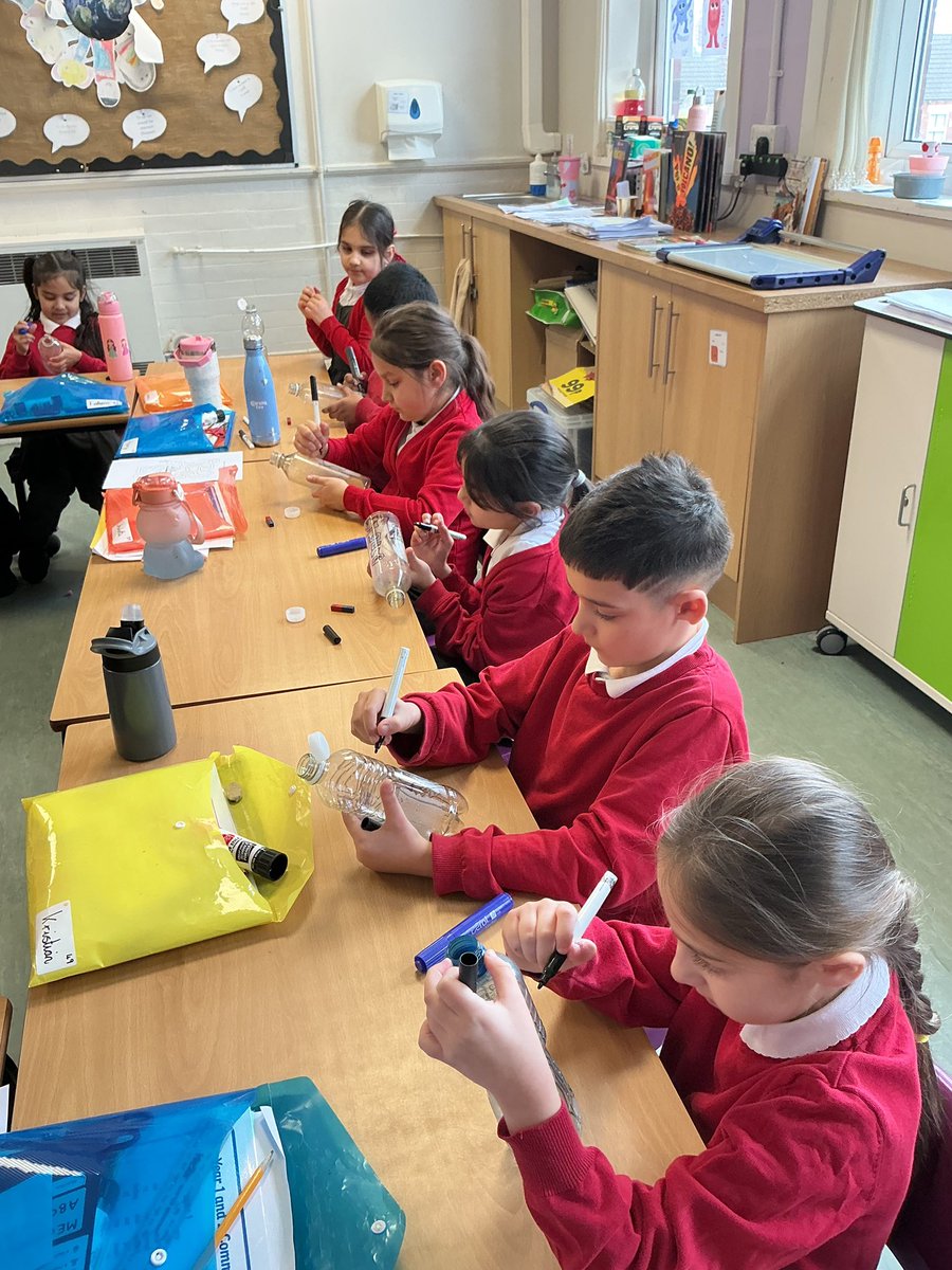 AyresomePrimary's tweet image. Y3LR enjoyed making mazes for their STEM challenge and seeing which was the best magnet to rescue the paperclip.  Fatima was the quickest! 🧲 #stemeducation
@AdAstraTrust 
#Investigate