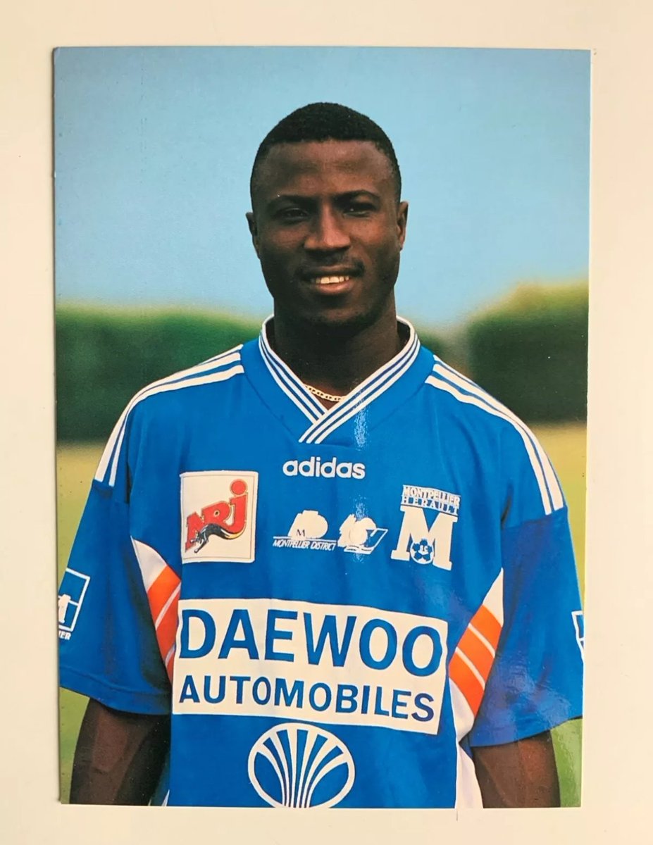 Nouvelle acquisition 👕.

Peut-être par nostalgie de mes premiers souvenirs de jeune supporter, mais je ne me lasserai jamais des maillots Adidas de la décennie 90.

Bleu roi cher à <a href="/flo_teiss/">Flo 'Siro' Teiss</a>, logo Grand M, Ibrahima Bakayoko.

Un sans faute.

#TeamMHSC