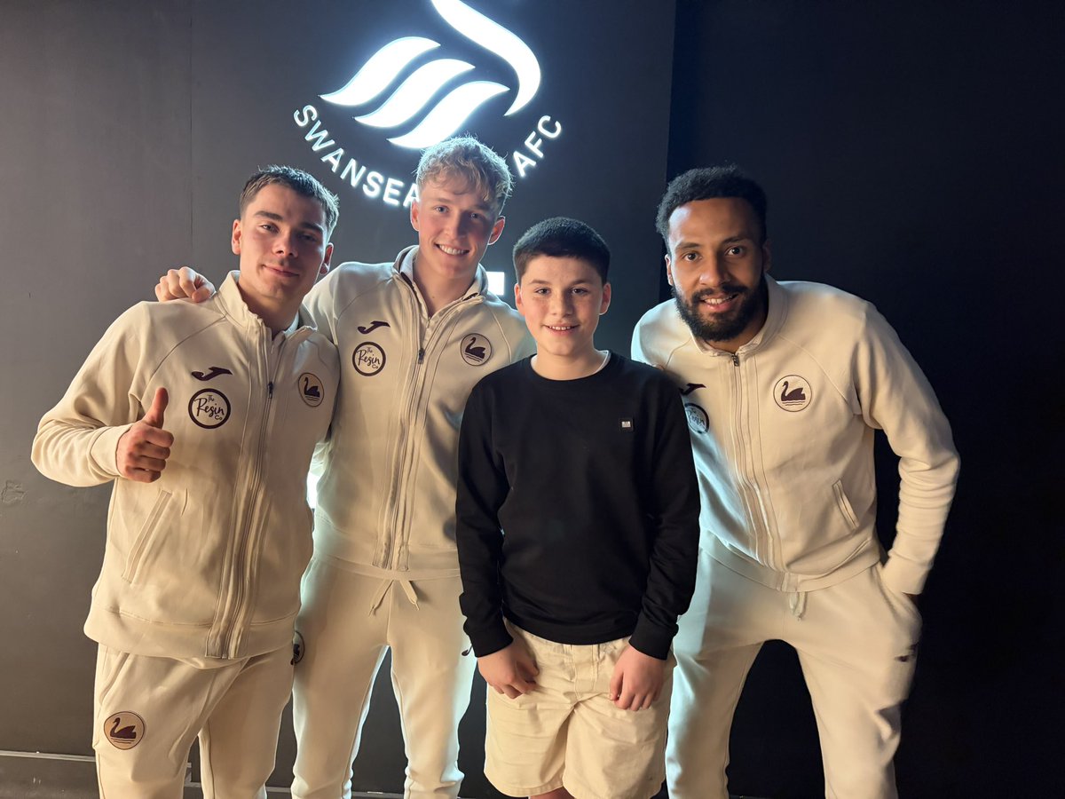 Awesome evening <a href="/the_swanseajack/">The Swansea Jack</a> <a href="/SwansOfficial/">Swansea City AFC</a> 🙌🏼