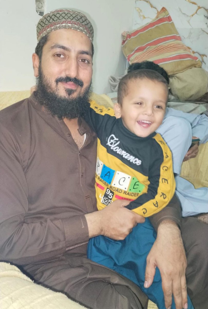 اس بچے کا نام زوہان ہے اور والد کا نام حمزہ ہارون ہے۔
زوہان بروز پیر بوقت ظہر لاہور کے علاقے جوہر ٹاؤن سے اچانک لاپتہ ہوگیا تھا۔
گھر میں قیامت کا سماں تھا۔ 
سی سی ٹی وی فوٹیج میں دیکھا گیا کہ ایک شخص بچے کو بائک پر لیجارہا تھا اور ہیلمٹ بھی سر پر پہن رکھا تھا۔
لوگوں سے کچھ پوچھتا