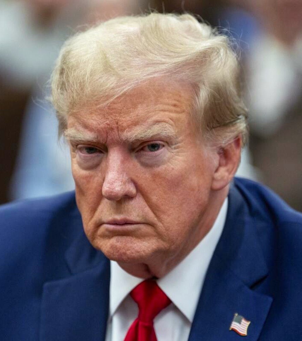 Qanonplus17's tweet photo. JUST IN: 🇺🇸🇬🇧 President Trump says arrest of ex-Prince Andrew is "a shame."

"I think it's so bad for the royal family. It’s very, very sad. To me, it's a very sad thing." https://t.co/6WAhIvjs3z