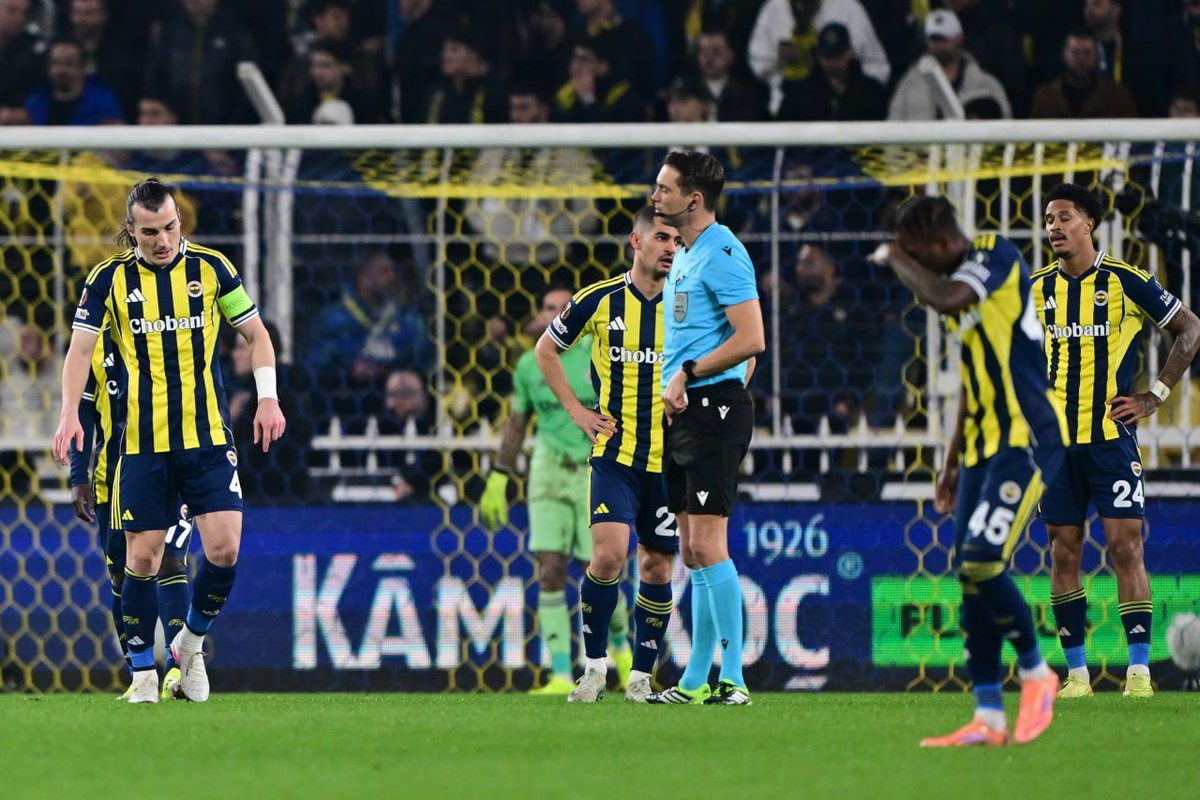 Temsilcimiz Fenerbahçe, UEFA Avrupa Ligi son 16 play-off turu ilk maçında Nottingham Forest'a 3-0 yenildi.