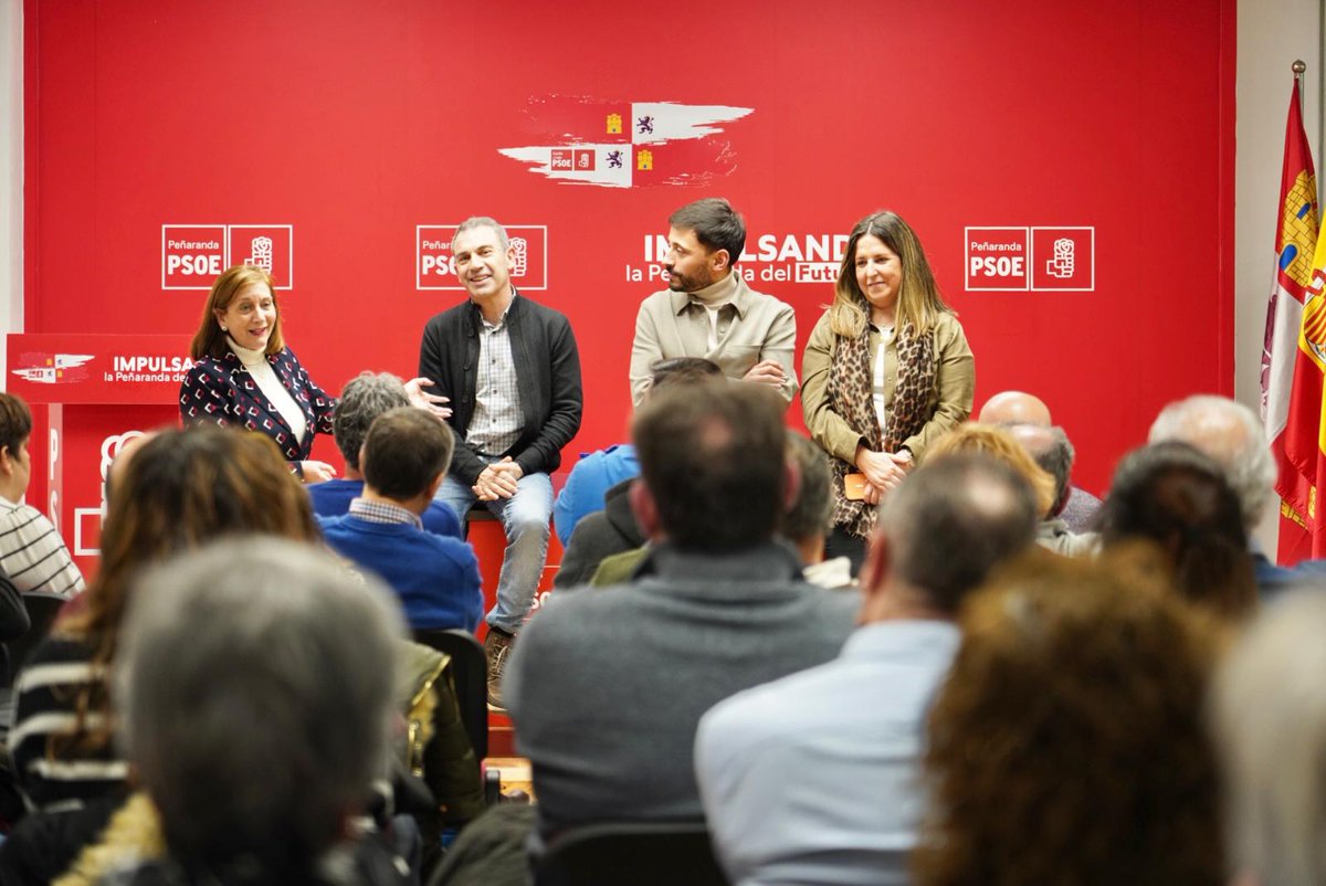 PSOESalamanca's tweet photo. 🔴 La ruta de la candidatura del PSOE de Salamanca a las Cortes ha llegado a Peñaranda, donde se ha realizado la presentación de la misma.

👉 Compromiso, fuerza y muchas ganas de trabajar por el CAMBIO son nuestras señas de identidad. https://t.co/HUFANJloFf