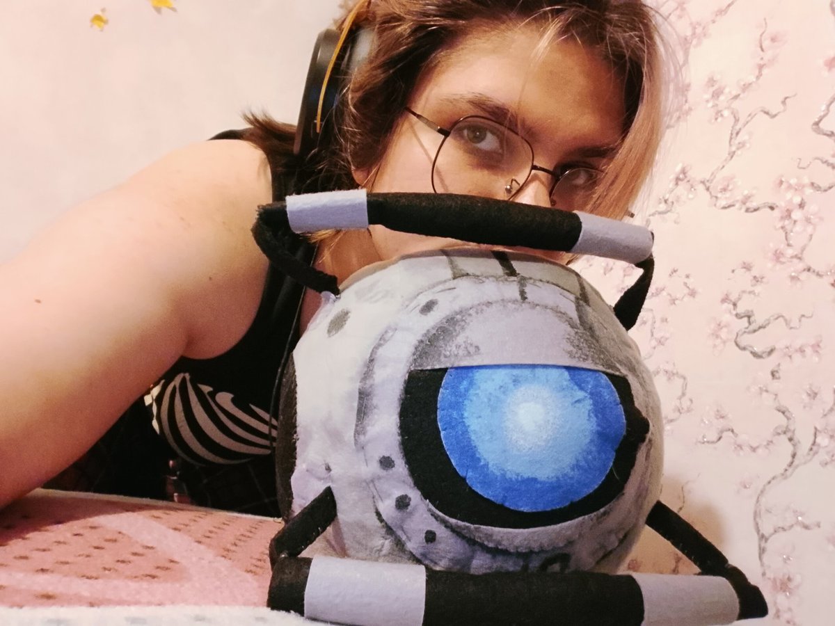 jelipherr's tweet photo. 5 hours. Plush fabric. Felt. Paint. Pain.

Wheatly handmade
Real
#portal2 #portal #wheatley #handmade https://t.co/ZBJldRFbYd