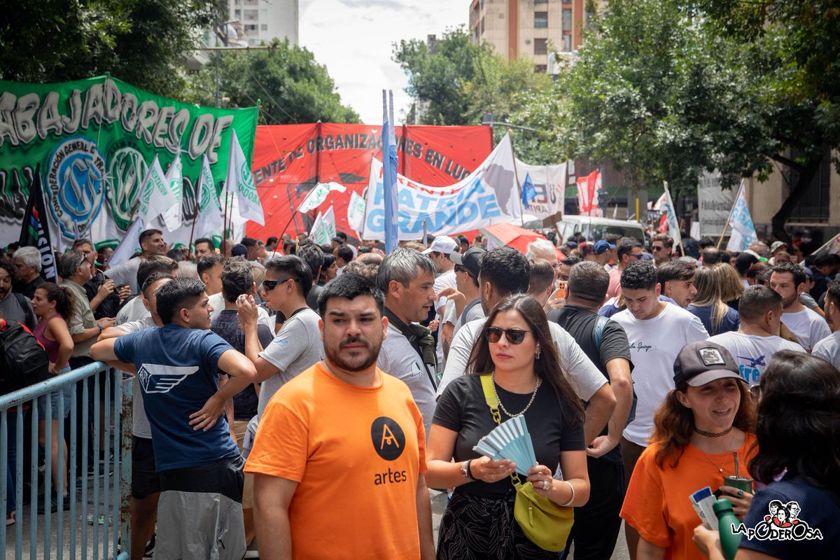 gargantapodero's tweet photo. ¡Unidad y organización! #NoALaReformaLaboral https://t.co/vcQT26TN1C