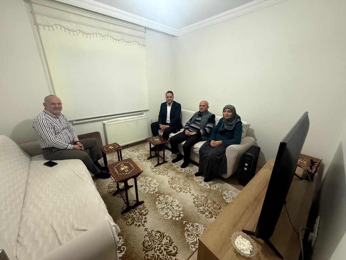 “iftar sofralarında sadece ekmeğimizi, sadece suyumuzu değil, sevgimizi, içtenliğimizi ve kardeşliğimizi de paylaşıyoruz.”
Liderimiz Sayın Devlet Bahçeli 

📍Polatlı 
İlk iftarımızı Şehit Astsubay Can Çalışkan’ın kıymetli ailesi Mustafa amcamız ve Ayşe annemiz ile birlikte