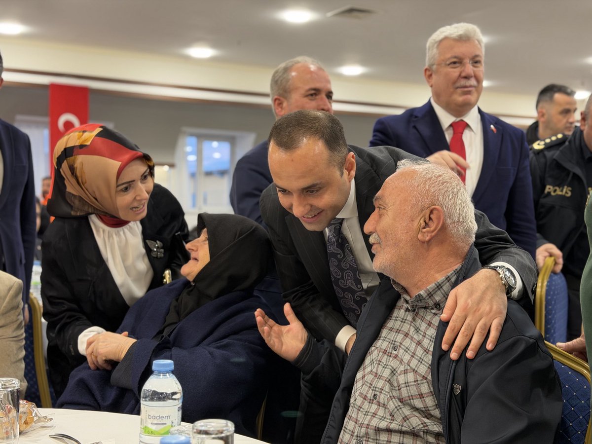 Çankırı Valiliğimizin düzenlediği Şehit ve Gazi Aileleri ile İftar Programına,
Grup Başkanvekilimiz Muhammet Emin Akbaşoğlu ile birlikte katıldık.

Aziz şehitlerimizin kıymetli emanetleri ve kahraman gazilerimizle aynı sofrayı paylaşmanın onurunu yaşadık.
Bu vesileyle tüm