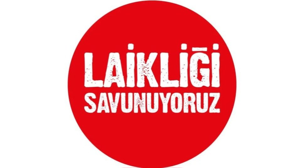 Anayasamın ilk 4 maddesinde yer alan, 
"Değiştirilmesi teklif dahi edilemez" dediği maddelerden biri olan laikliği savunmak zorunda kalmak çok acı.
#laikliğisavunuyoruz  laikligisavunuyoruz.org