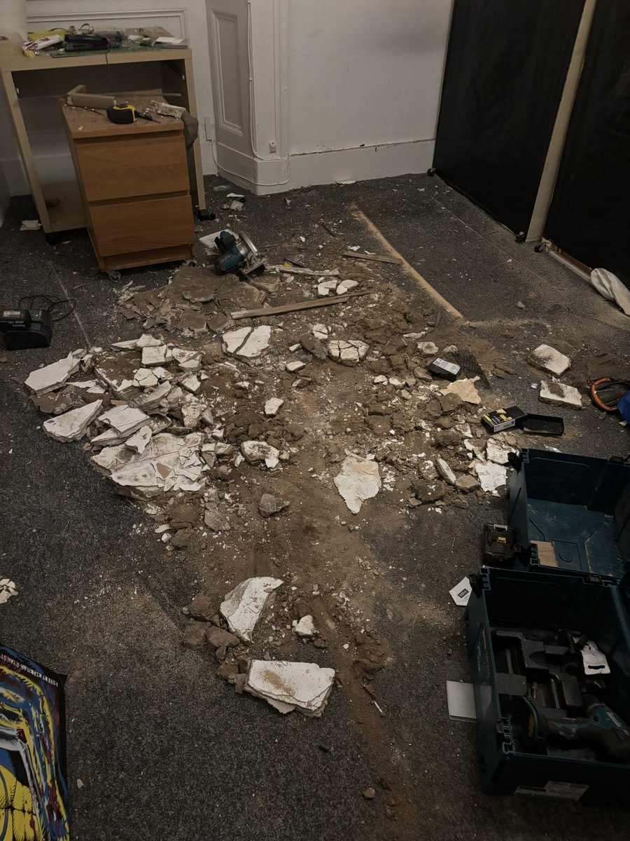 handymunro's tweet photo. Emergency temporary safety repairs. To prevent further damage and possible injury, timber battens secured into the joists above and OSB sheets secured on to catch any more loose material. #glasgow #flats #propertymaintenance #Emergency #repairs #property https://t.co/1y76u28pQ3
