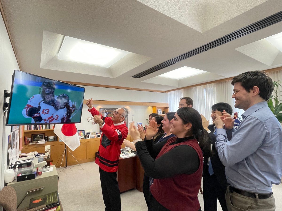 JapaninCanada's tweet photo. Go Canada Go! @TeamCanada 
#gocanadago #CANvsUSA https://t.co/vnwQoL9EMh