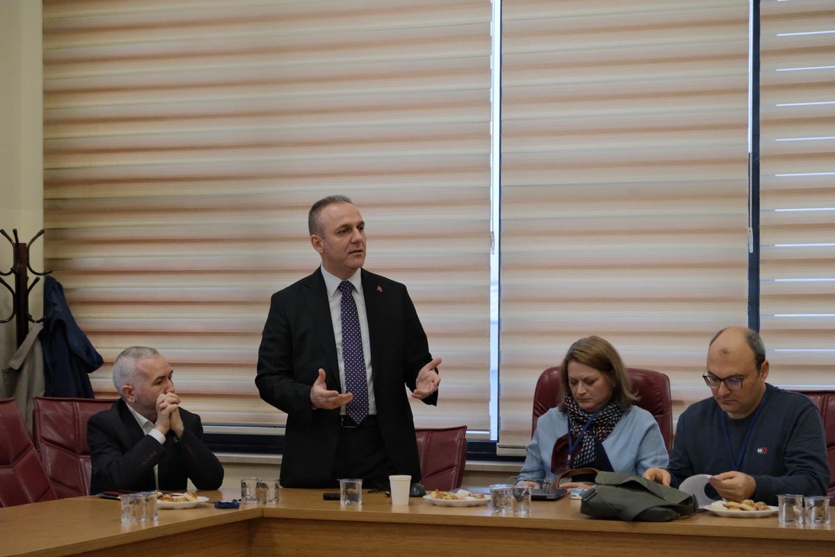 YTÜ Eğitim Fakültesi tweet media