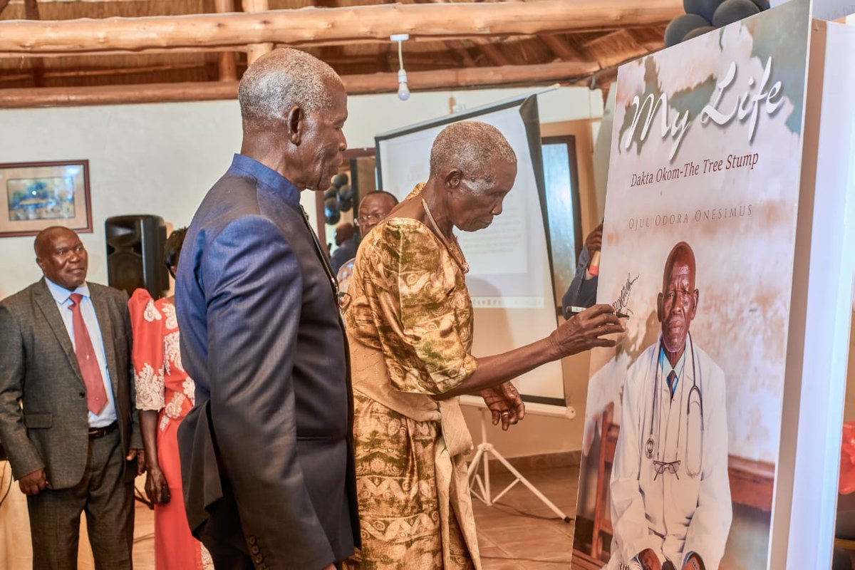 orachb's tweet photo. https://t.co/Vw7WsYPgea

Dakta Okom - Book launch that was. Moment of joy, reflections and fulfillment. 

The Speeches - deep wisdom from Ladit Justice Dollo, Ladit Bishop Ocholla, Author Dakta Okom  &amp; so more. 

Thx you @mdaliker for excellent moderation. 

All the guests- Thx https://t.co/hwtyb0D6TU