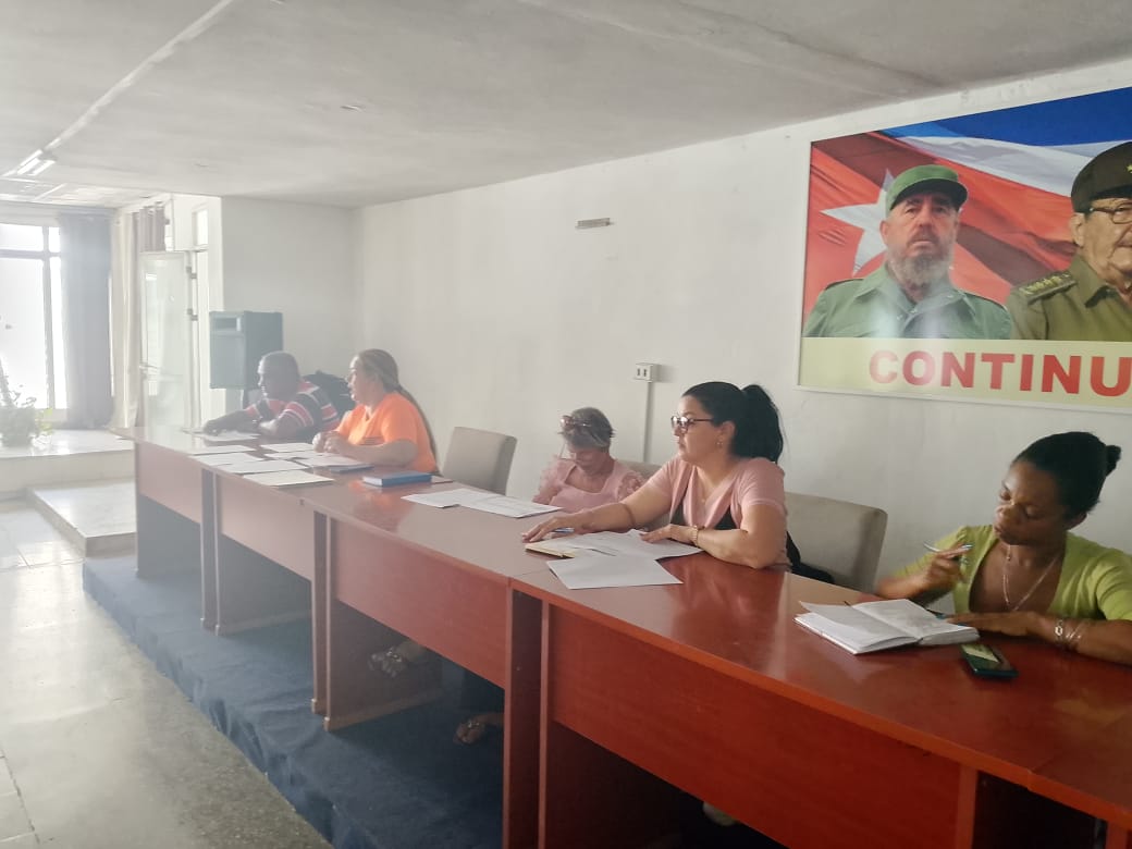 blanco_yan72's tweet photo. #LaLisaViveEnMí
Se realiza 
Encuentro de la implementación de las indicaciones del Primer Ministro Manuel Marrero Cruz, 
Referente al Sistema de Alimentos, con recursos endógeno del territorio, y el incremento de las producciones destinadas al pueblo 
#DePueYCombatiendo https://t.co/P18YblyGyN