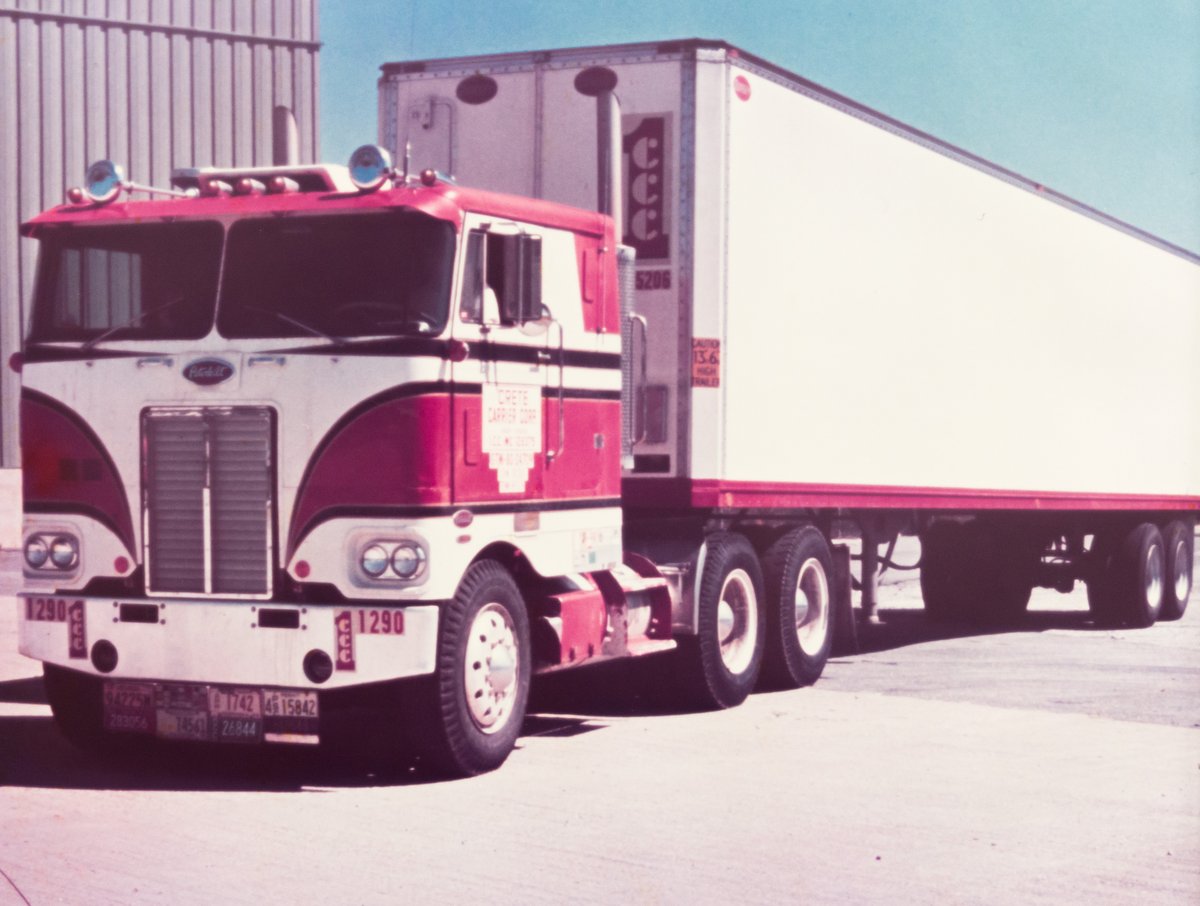 CreteCarrier's tweet photo. Cabovers anyone? Love 'em or hate 'em, the flat-front look is a big part of our history. Here's a few from the archives for #throwbackthursday 😎. #trucking #trucker #truckerlife https://t.co/ZSa47vthSM