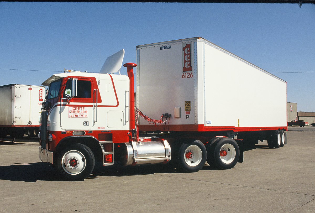 CreteCarrier's tweet photo. Cabovers anyone? Love 'em or hate 'em, the flat-front look is a big part of our history. Here's a few from the archives for #throwbackthursday 😎. #trucking #trucker #truckerlife https://t.co/ZSa47vthSM