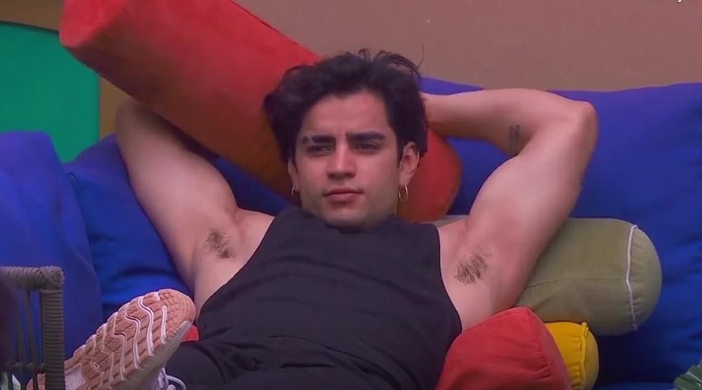 augusttlover's tweet photo. aaron mercury en la casa de los famosos siempre va a ser mi imperio romano, entro super criticado y odiado y termino siendo de los favoritos, lo GUAPO que estaba y lo bien que jugó, fue el mejor vestido y nunca tuvo miedo de ser frontal, nunca fue tibio ni contra la producción del programa, para mi fue el
participante perfecto y nunca lo voy a superar😭🙏🏼
