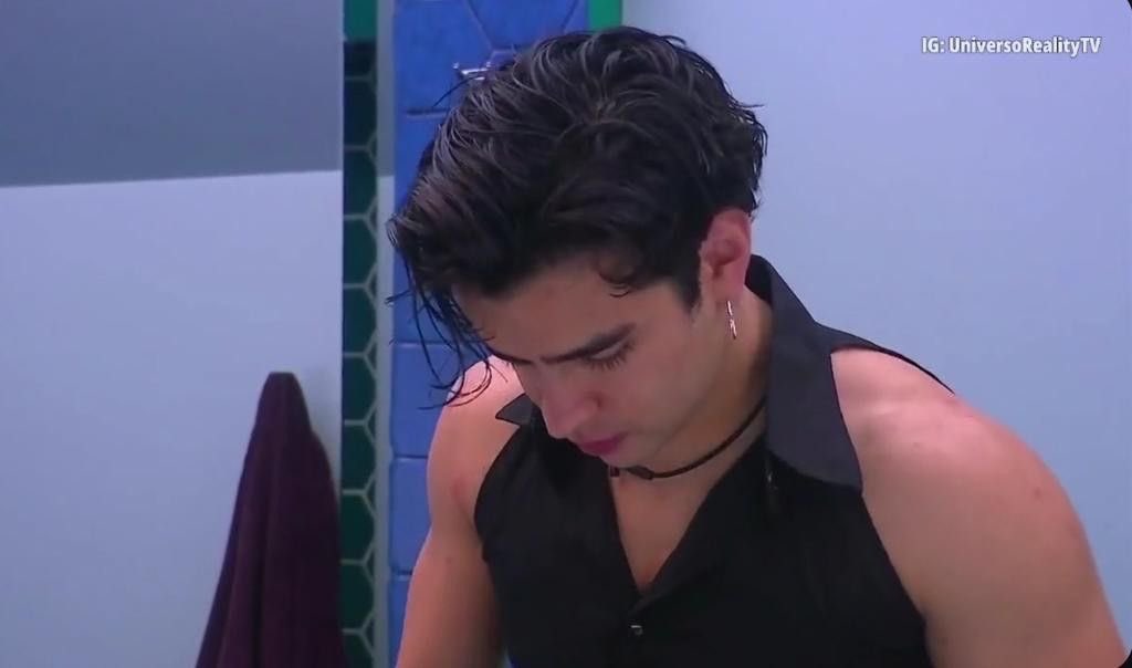 augusttlover's tweet photo. aaron mercury en la casa de los famosos siempre va a ser mi imperio romano, entro super criticado y odiado y termino siendo de los favoritos, lo GUAPO que estaba y lo bien que jugó, fue el mejor vestido y nunca tuvo miedo de ser frontal, nunca fue tibio ni contra la producción del programa, para mi fue el
participante perfecto y nunca lo voy a superar😭🙏🏼