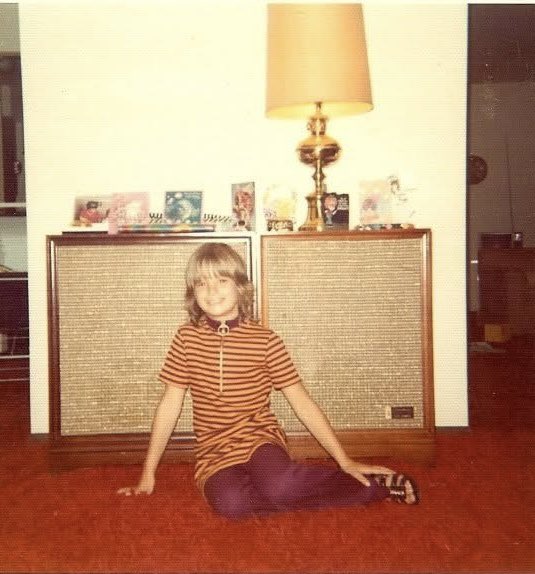 AgainMichelle's tweet photo. @JennieSays_ A huge stereo console. (Zenith?) https://t.co/X9IYe1ArSP