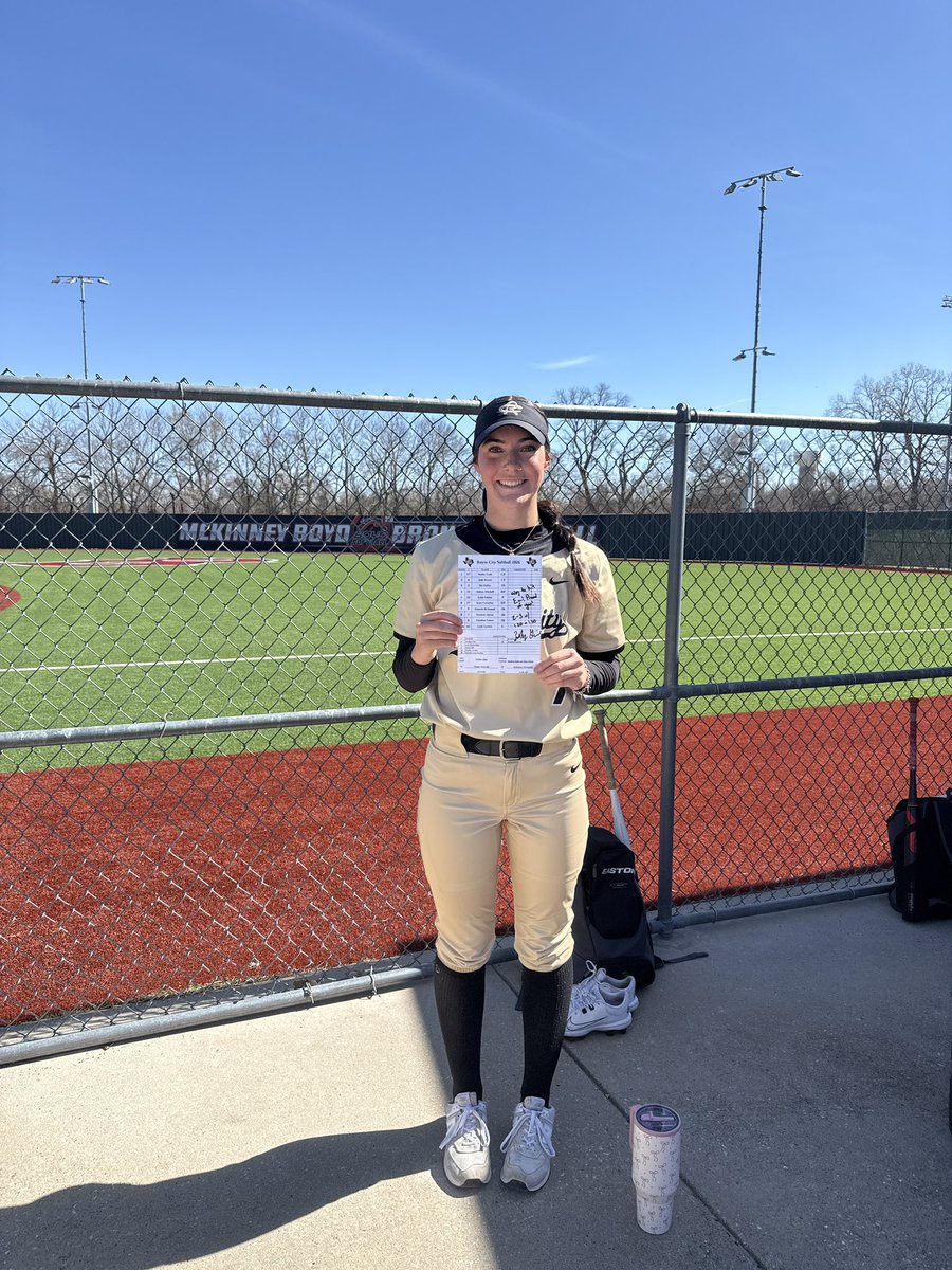 Player of the game for the Rock Hill game was Emmree Jayroe! 

Emmree went 2-3 with 1 double and 1 triple, and had 1 RBI! 

Great job Em!!