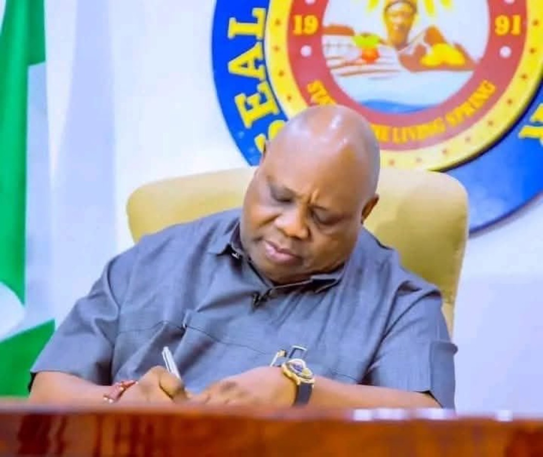 Adeleke reduces Osun civil servants’ work hours for Ramadan, Lent. 

Workers will close by 2pm from Monday to Thursday, work will end by 1pm on Fridays.