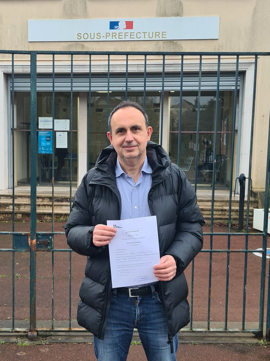 Candidatures déposées en sous-préfecture par notre tête de liste <a href="/pascal_lepretre/">Pascal Leprêtre</a>. La liste Louveciennes écologique citoyenne et solidaire est officiellement candidate !  #Louveciennes