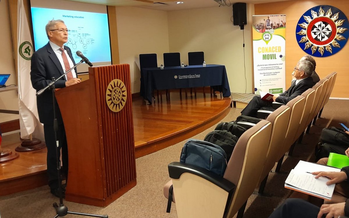 apice1969's tweet photo. ÁPICE presente en la Asamblea ordinaria de la Confederación Nacional Católica de Educación, CONACED, Bogotá y Cundinamarca. El Dr. Carlos Aparicio Gómez,  presentó la Conferencia, "Desafíos en los colegios: un sentido de urgencia". https://t.co/8wi9z0Jy8G
