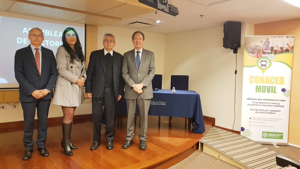 apice1969's tweet photo. ÁPICE presente en la Asamblea ordinaria de la Confederación Nacional Católica de Educación, CONACED, Bogotá y Cundinamarca. El Dr. Carlos Aparicio Gómez,  presentó la Conferencia, "Desafíos en los colegios: un sentido de urgencia". https://t.co/8wi9z0Jy8G