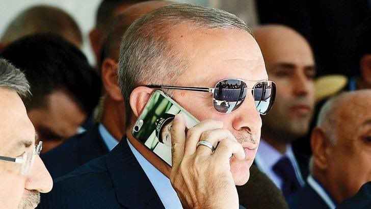 Erdogan049's tweet photo. مكالمة هاتفية 📞 غير منقطعة بين الرئيس أردوغان ورؤساء البلديات
 طلب منهم زيارة الفقراء الصامتين والاهتمام بهم
وأكد على دعمه للمظلومين في غزة وسوريا خلال رمضان
وقال إنه لن ينساهم وسوف يهتم بهم  فكان قلبه ينبض بحب الوطن والرحمة للعباد 
#رمضان_كريم https://t.co/GmDaWgZhTN
