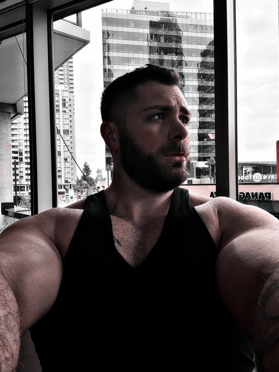 KINGVICTORIU's tweet photo. ᅠ
ㅤㅤㅤㅤㅤㅤㅤㅤㅤ⠀  
         “ Hoy fue un día bastante duro en el gym, tengo el culo todo sudado. ”ᅠ
ㅤㅤㅤㅤㅤㅤㅤㅤㅤ⠀ https://t.co/yGRV4vaMa1