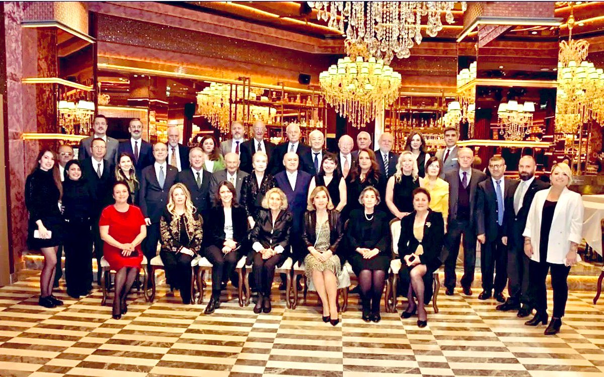 .<a href="/BasinKonseyi/">Basın Konseyi</a>, değerli Başkanı Sayın Pınar Türenç’in öncülüğünde düzenlenen kutlama yemeğiyle 38. yaşını kutladı.

Bu anlamlı gecede bulunmaktan büyük mutluluk duydum.

Daha nice yıllara. ✨
______________________

The Press Council celebrated its 38th anniversary with a