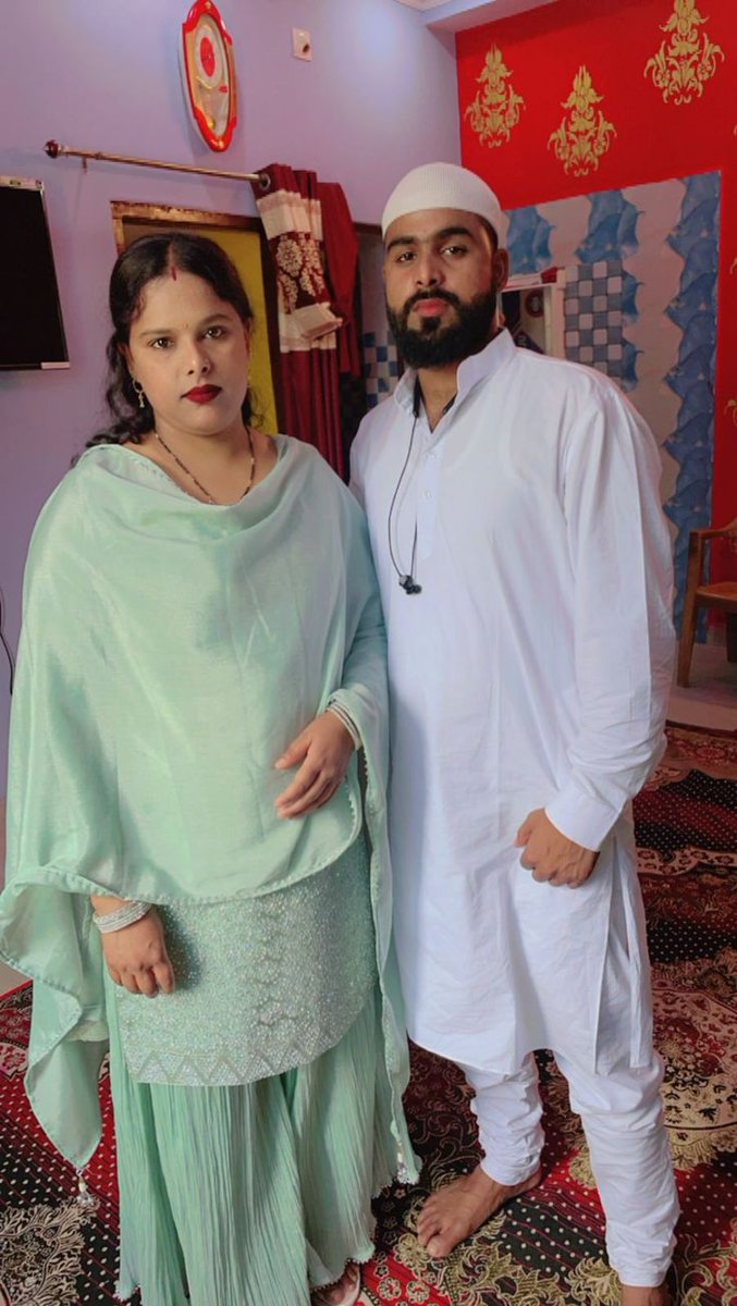 PuneBull7's tweet photo. Hindu bhabhi ki chudai https://t.co/uqMDY4syW1