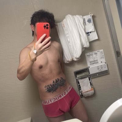 YYHKvb's tweet photo. #NewProfilePic (新個人資料照片) https://t.co/z5re5tOYVh
