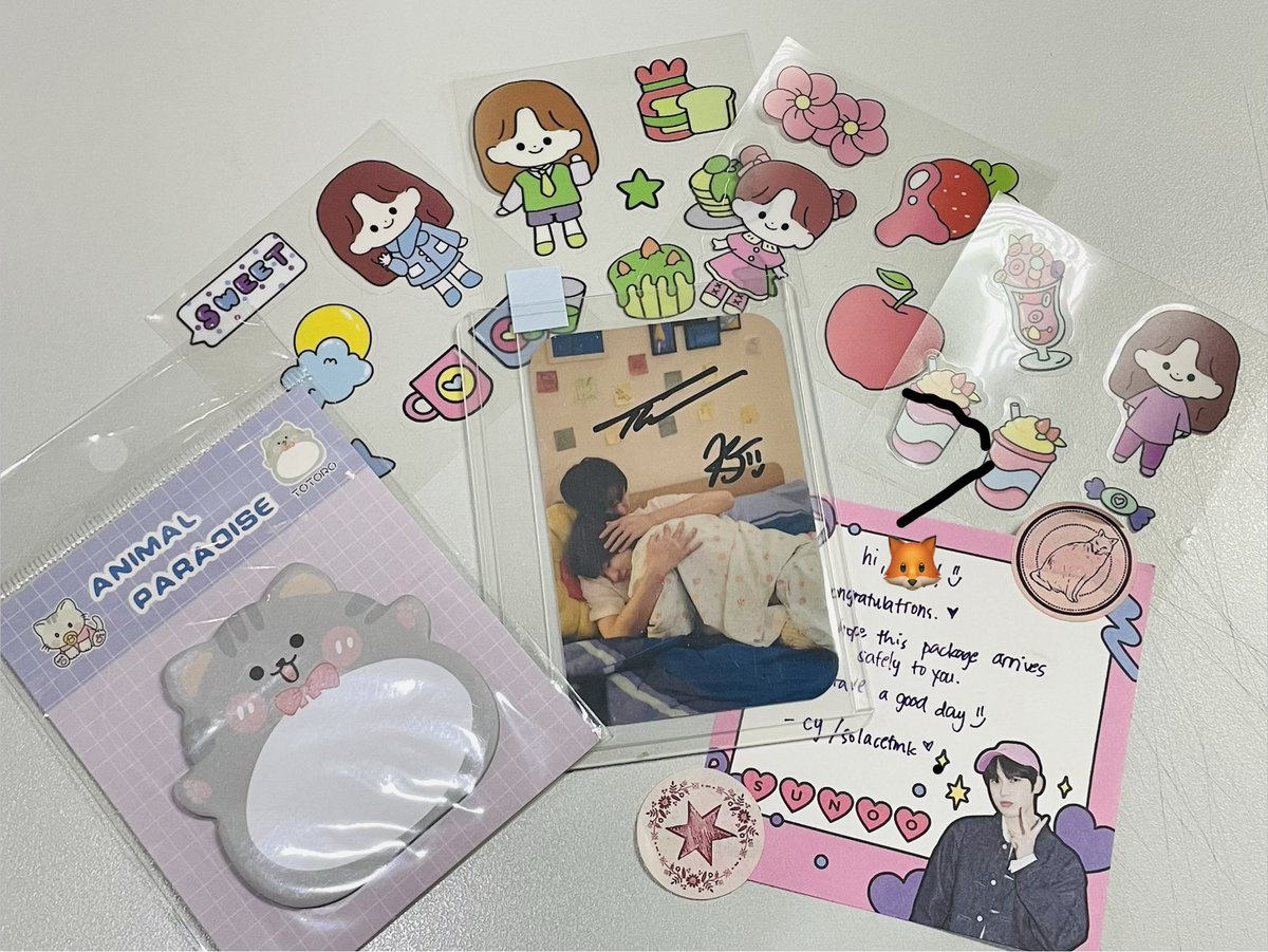 shobewtmk's tweet image. It’s finally here! 🎉

So happy to receive my signed tmk photocard 🦊🍓

Thank you so much @solacetmk for this amazing giveaway and the cutie freebies✨

#thomaskong #โทมัสก้อง