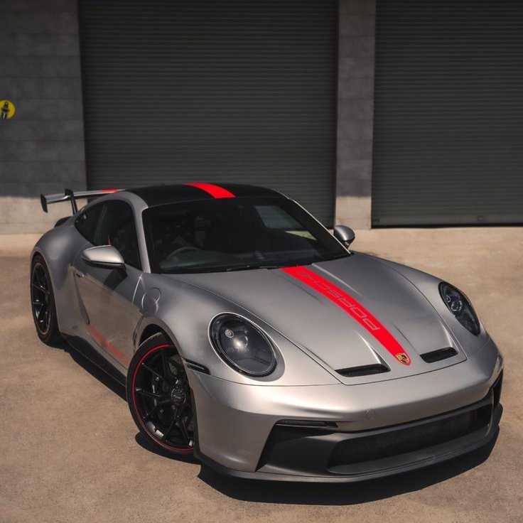Red on silver is a dangerous combination. It’s giving "track day is mandatory, not optional" vibes. 🍒