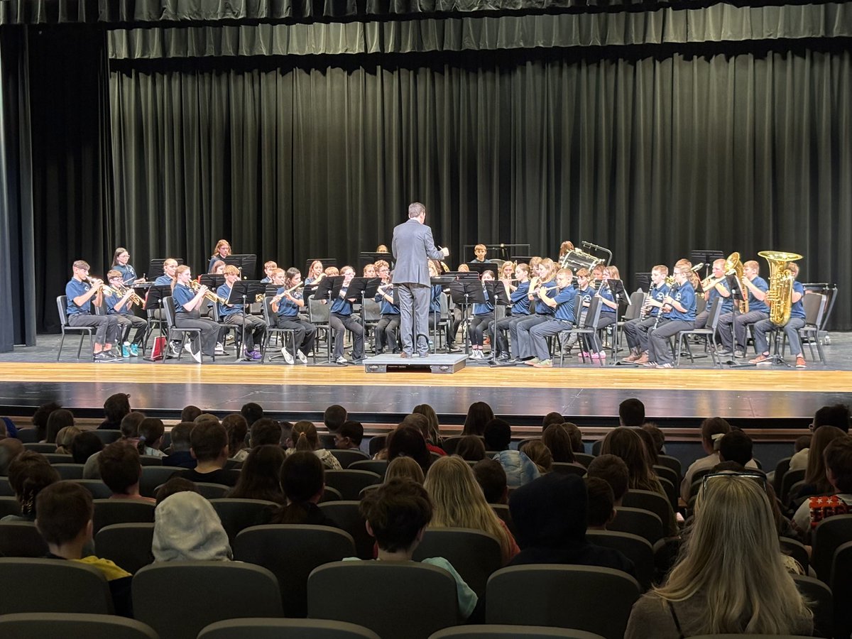 Mightyfalconband tweet media