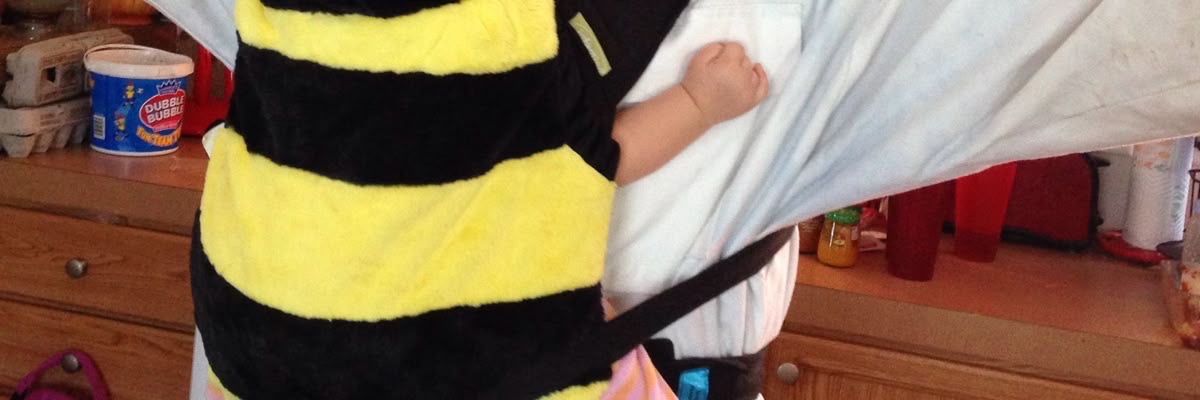 ItsBashayer__'s tweet photo. Beware of the bee, it will sting you.