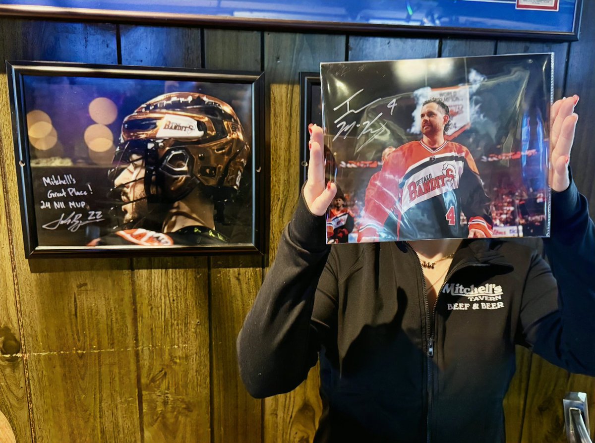 A signed Ian McKay picture will be given away to a lucky guest this Fri, Feb 20th, during the <a href="/NLLBandits/">Buffalo Bandits</a> game watch party, where guests can indulge in $.75 wings during the game. 🥍🍗🍺