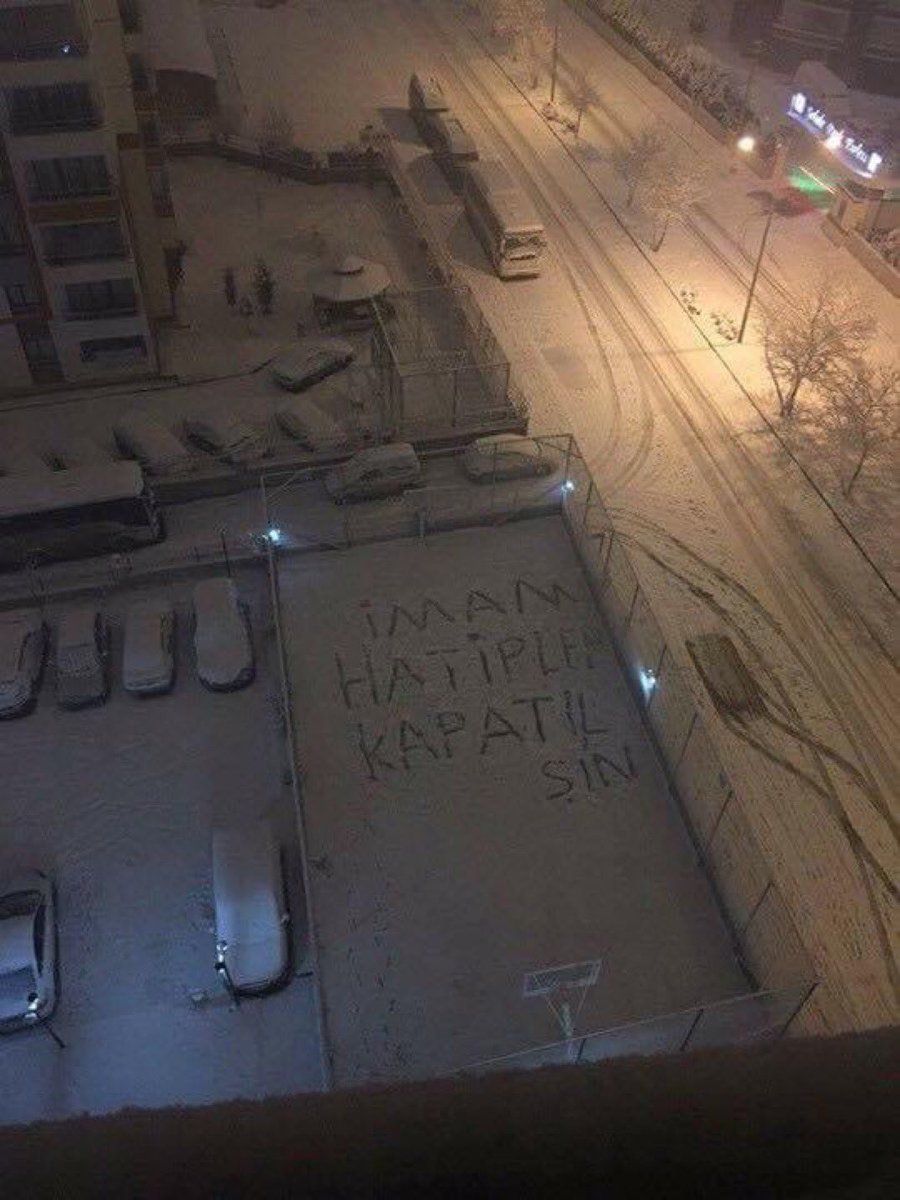 Sistemin zorla İmam Hatiplere gönderdiği çocuklar yazmış bu mesajı. <a href="/Yusuf__Tekin/">Yusuf Tekin</a> 

#İmamHatiplerKapatilsin