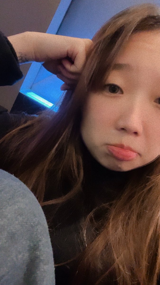 1533333😈 tweet media