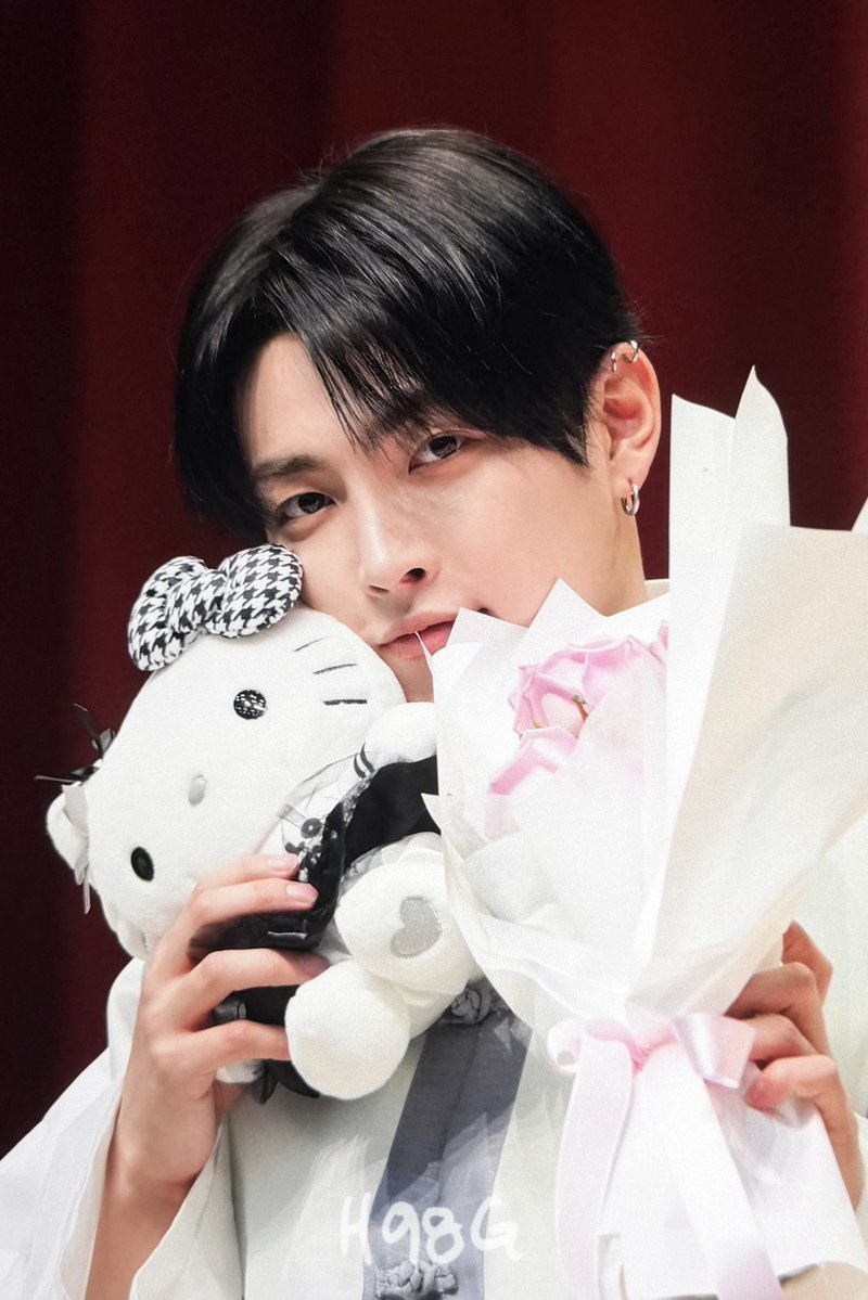 260219 메이크스타 pre
#에이티즈 #ATEEZ #홍중 #HONGJOONG